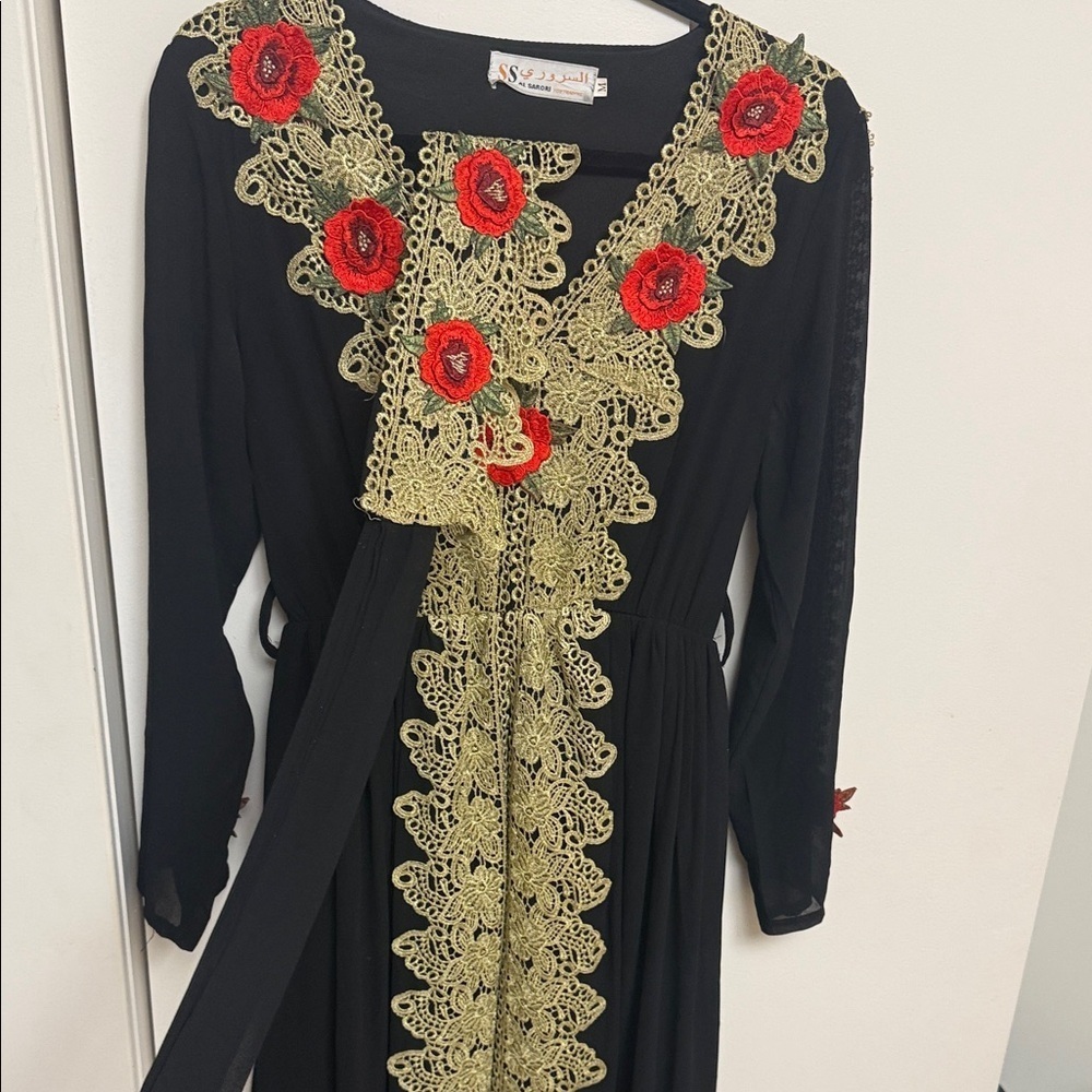 Black Long Sleeve Dress with Gold Lace and Red Floral Accents with Belt size Med - Picture 12 of 13